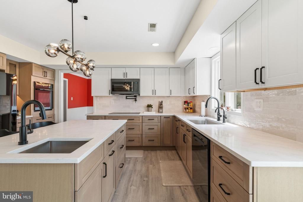 1400 BUCK HILL DRIVE , SOUTHAMPTON, PA 18966