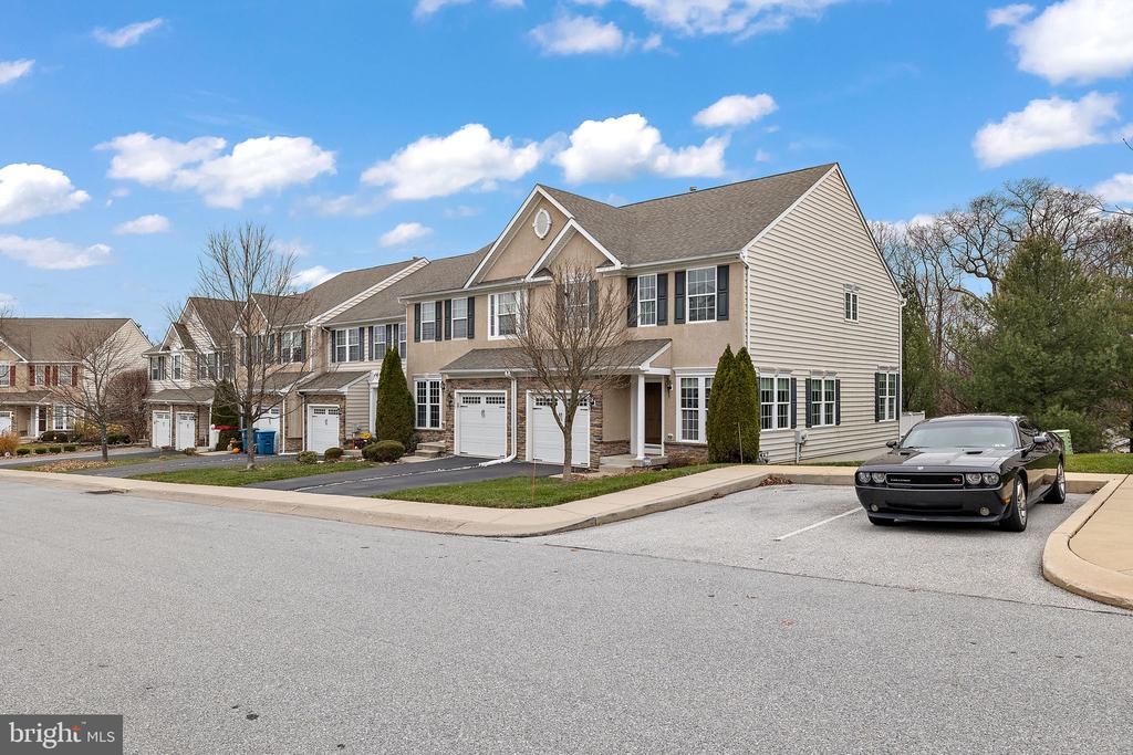 253 Tall Trees Circle, Downingtown, PA 19335 Main Photo