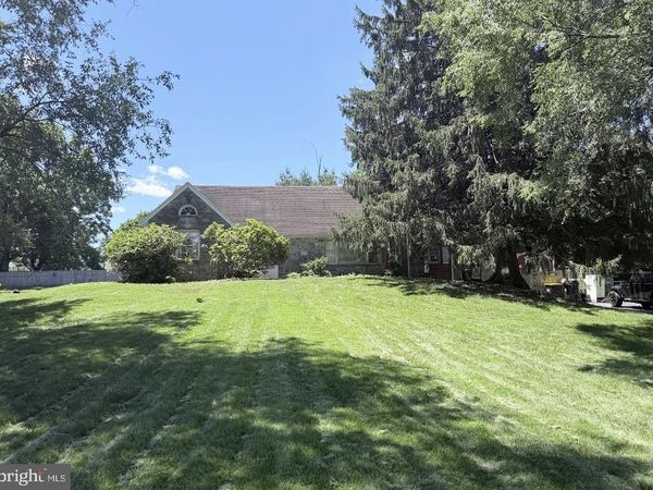18 GALICIA DRIVE , PHOENIXVILLE, PA 19460