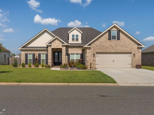 115 Woodwinds Court, Kathleen, GA 31047