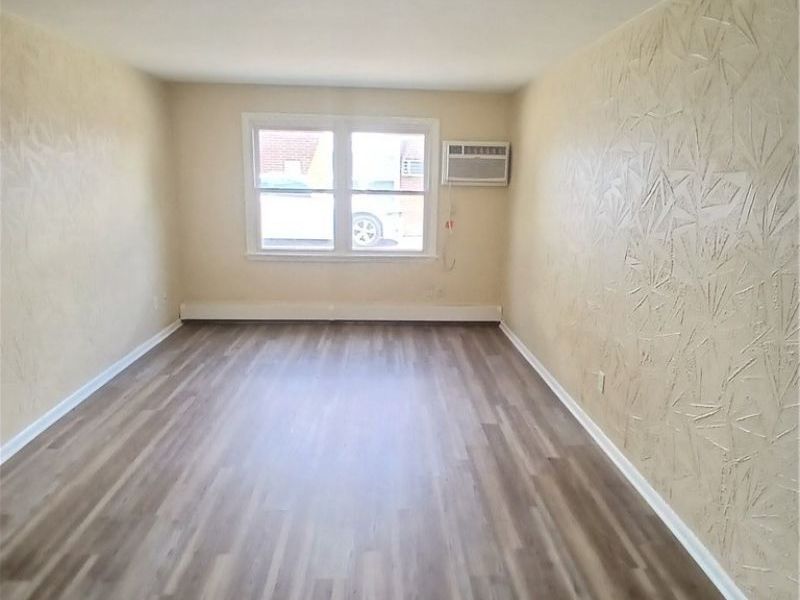 137 Shields Road, Unit Apt 1, Youngstown, OH 44512 Photo 2