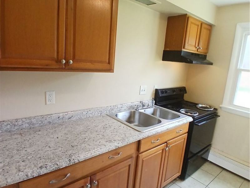 137 Shields Road, Unit Apt 1, Youngstown, OH 44512 Photo 3