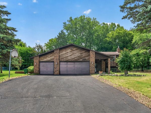 888 Nina Court, Mendota Heights, MN 55118