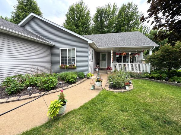 821 Lancer Drive NE, Owatonna, MN 55060