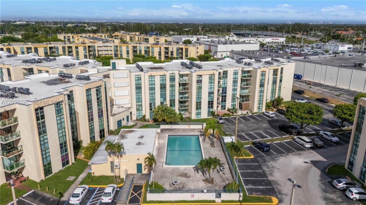 2075 SW 122nd Ave , Unit 304, Miami, FL 33175 Photo