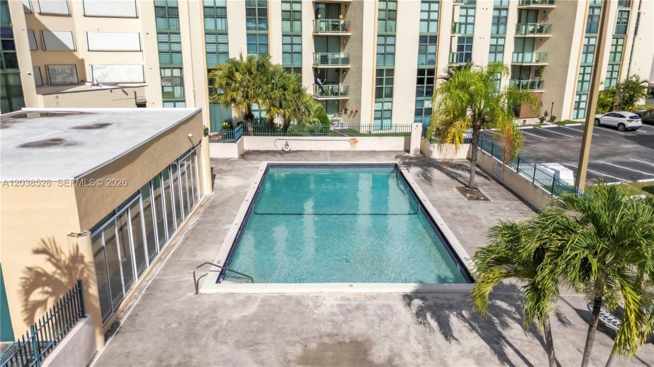 2075 SW 122nd Ave , Unit 304, Miami, FL 33175 Photo