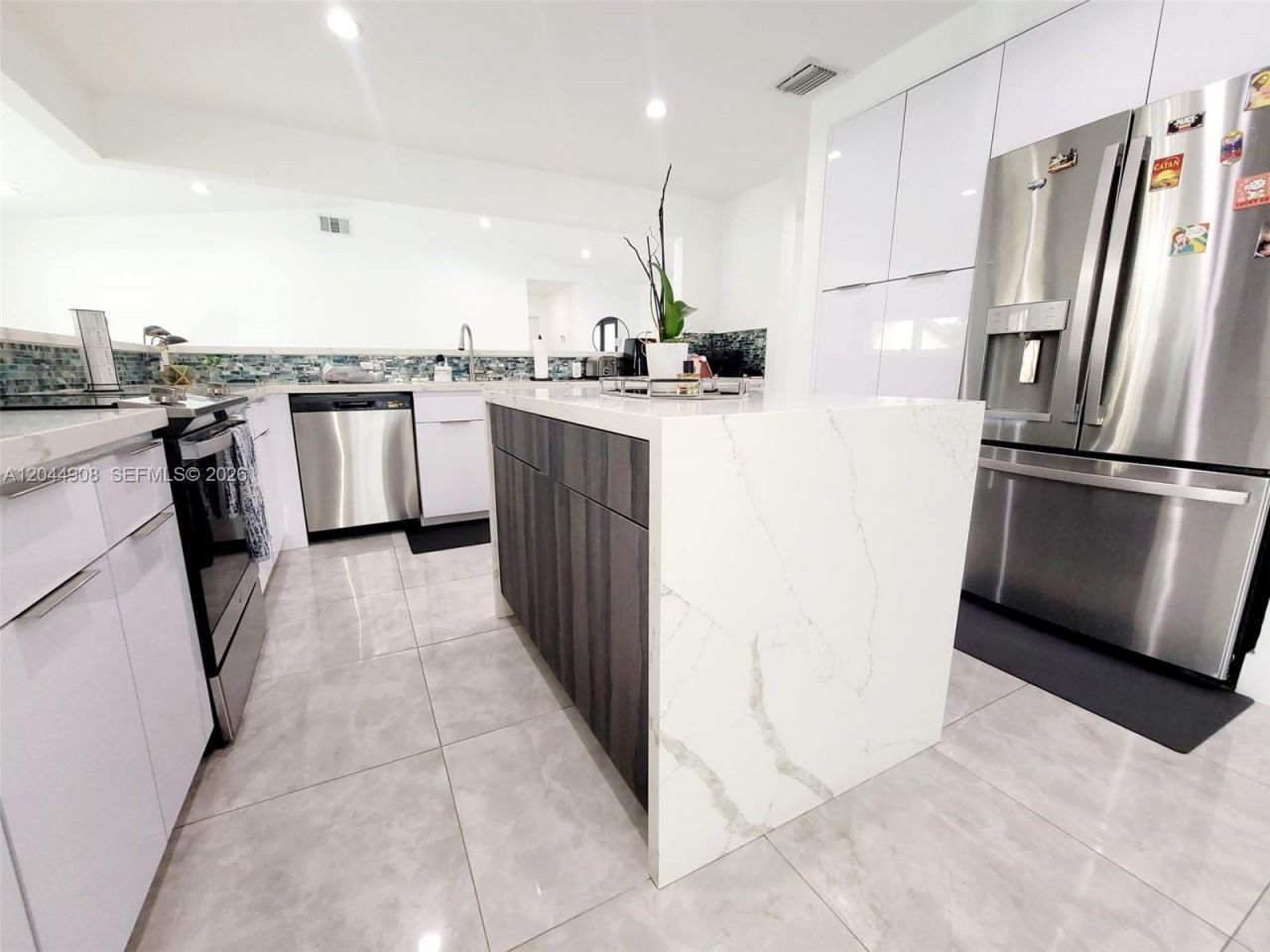6324 NW 201st Ln , Hialeah, FL 33015 Photo