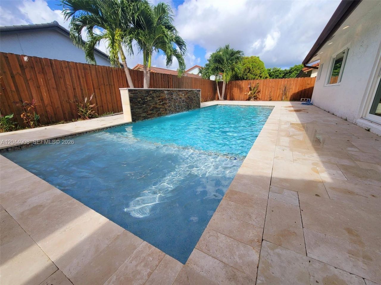 6324 NW 201st Ln , Hialeah, FL 33015 Photo