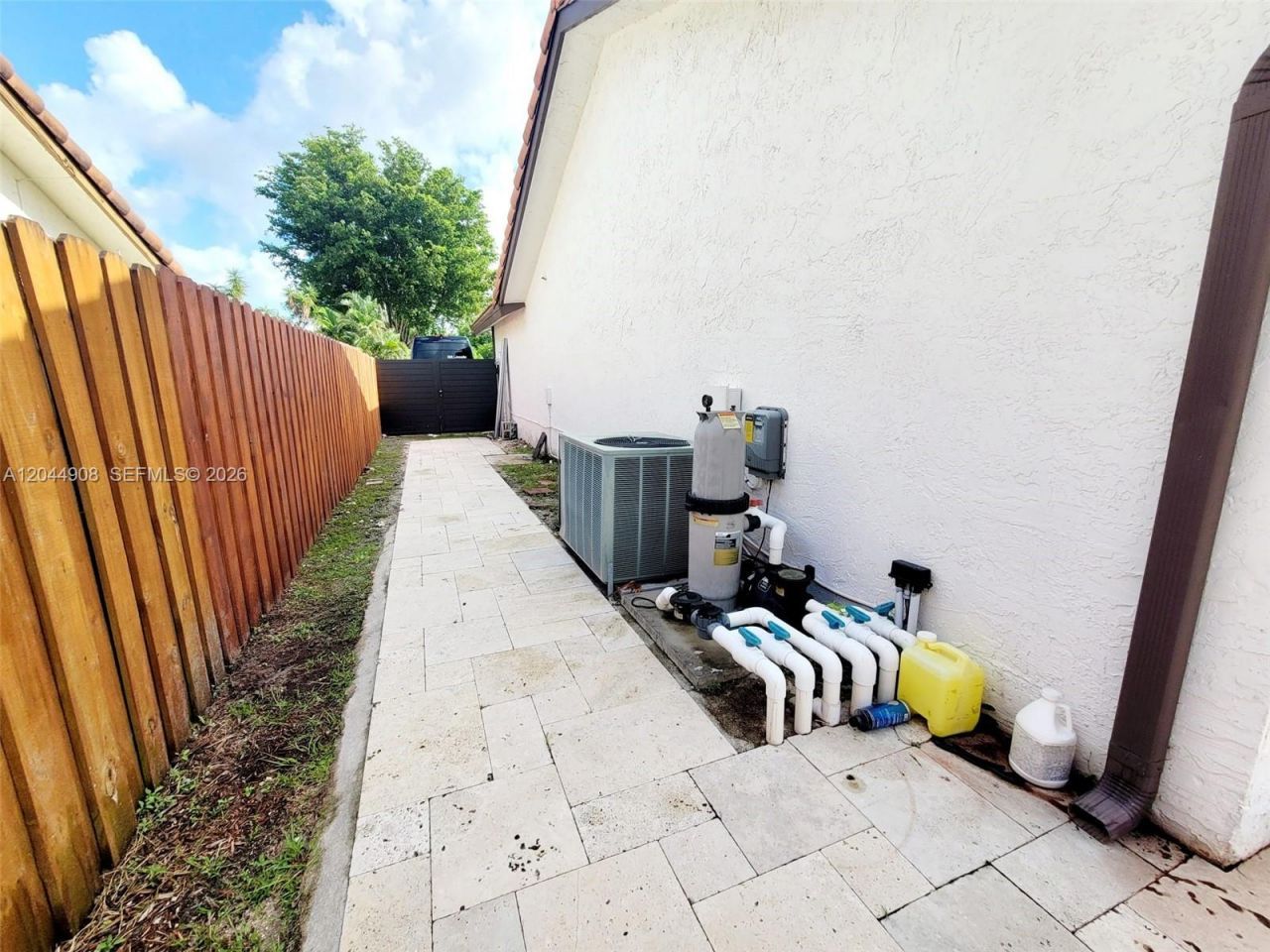 6324 NW 201st Ln , Hialeah, FL 33015 Photo