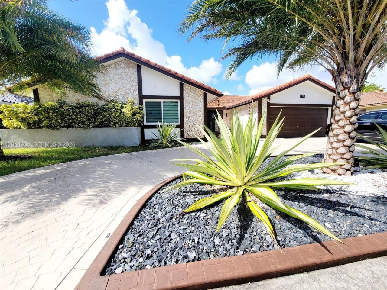 6324 NW 201st Ln , Hialeah, FL 33015 Photo