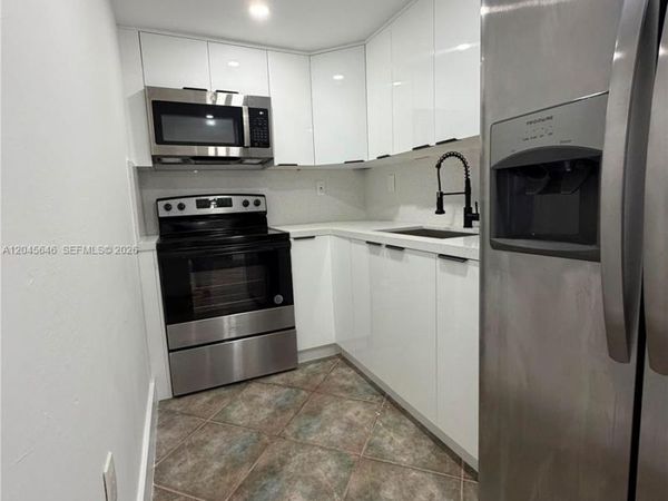 4801 NW 7th St , Unit 608-16, Miami, FL 33126