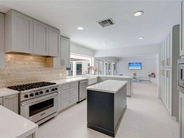 6700 SW 117th St , Pinecrest, FL 33156