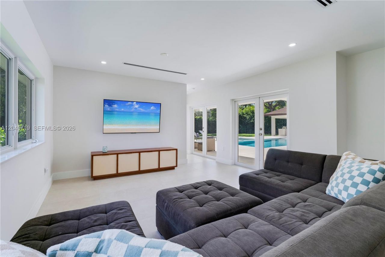 6700 SW 117th St, Pinecrest, FL 33156 Photo