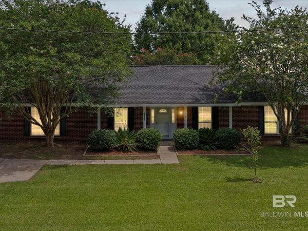 33621 Rosalia Avenue, Lillian, AL 36549