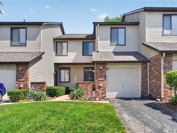 11525 Pineberry Drive, St Louis, MO 63146