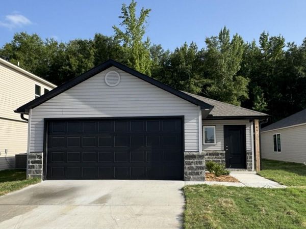 146 Jonathan Drive , Maumelle, AR 72113