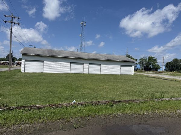 305 N Carbon Street , Marion, IL 62959
