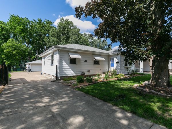 3224 W 17th Street , Davenport, IA 52804