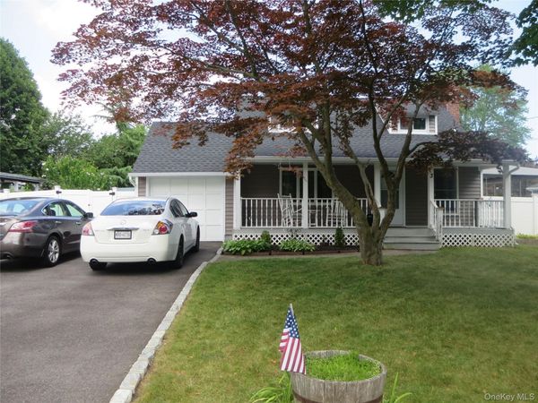 3 Elgar Street , Unit upper floo, East Northport, NY 11731