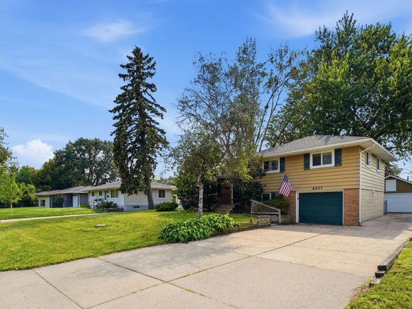 6407 Orchard Avenue N, Brooklyn Park, MN 55429