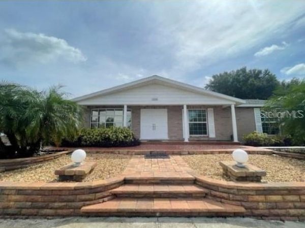 1326 LAKE ARIANA BOULEVARD , AUBURNDALE, FL 33823