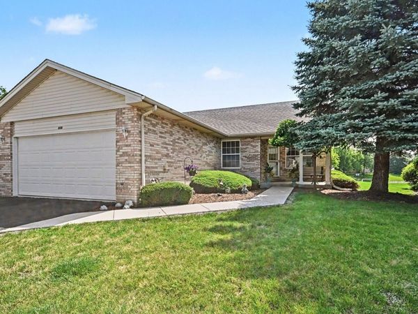 4706 Mikasa Court , Joliet, IL 60431