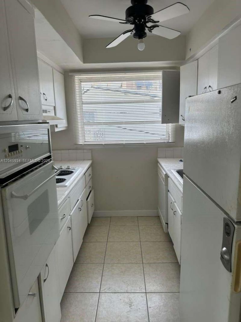 11925 NE 19th Dr , Unit 8, North Miami, FL 33181 Photo