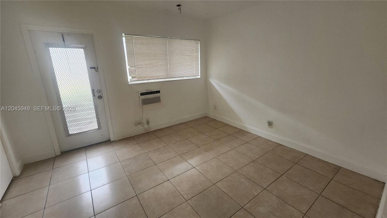 280 SW 11th Ave, Unit 5, Hallandale Beach, FL 33009 Photo