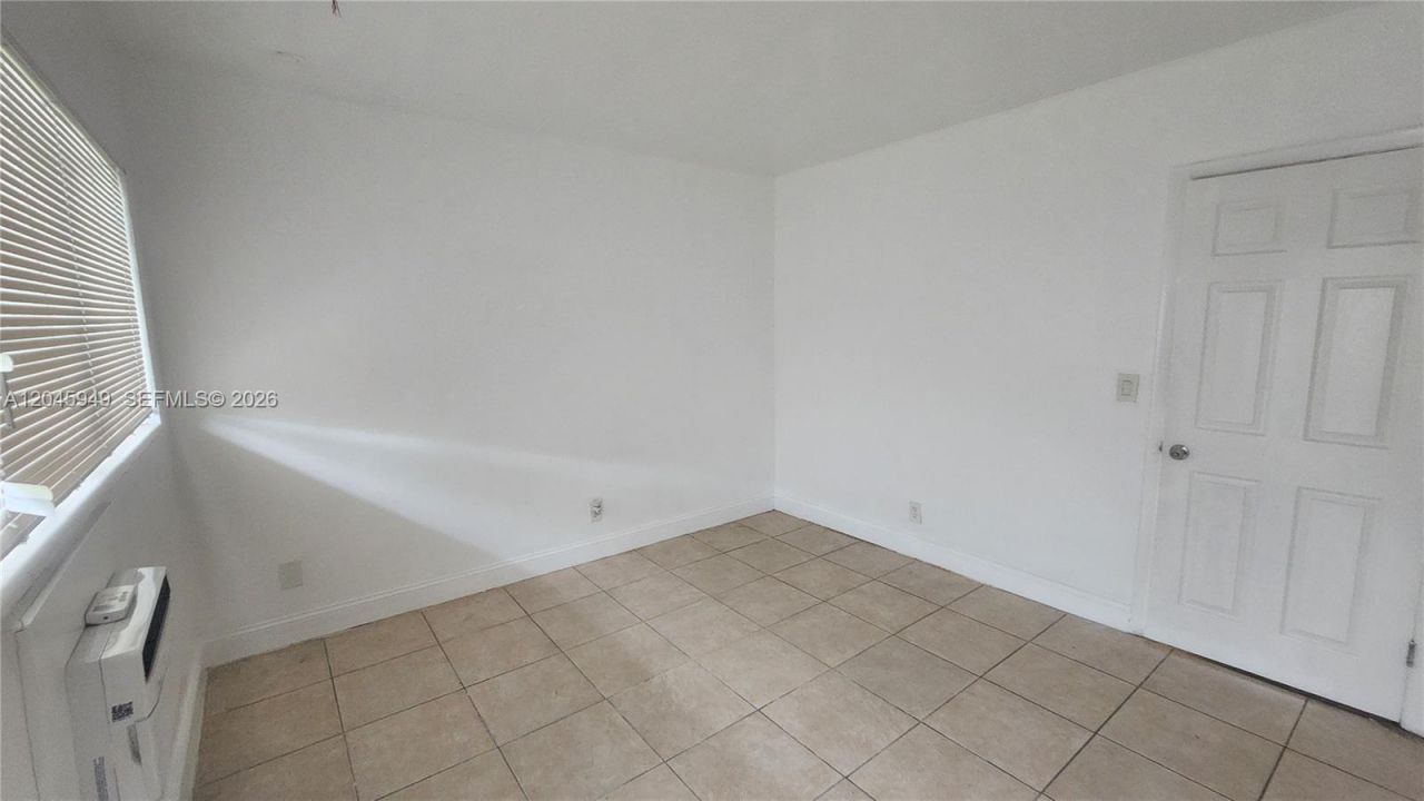 280 SW 11th Ave, Unit 5, Hallandale Beach, FL 33009 Photo
