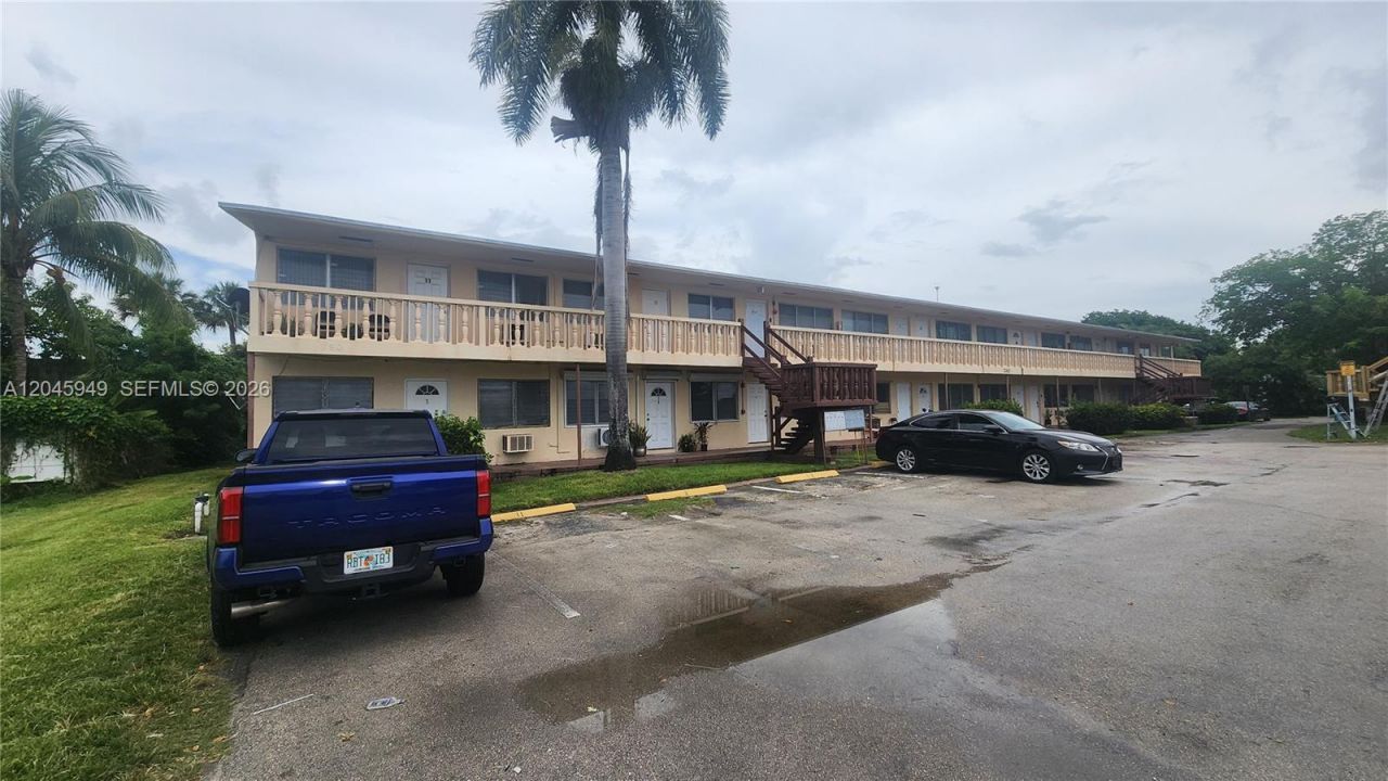 280 SW 11th Ave, Unit 5, Hallandale Beach, FL 33009 Photo
