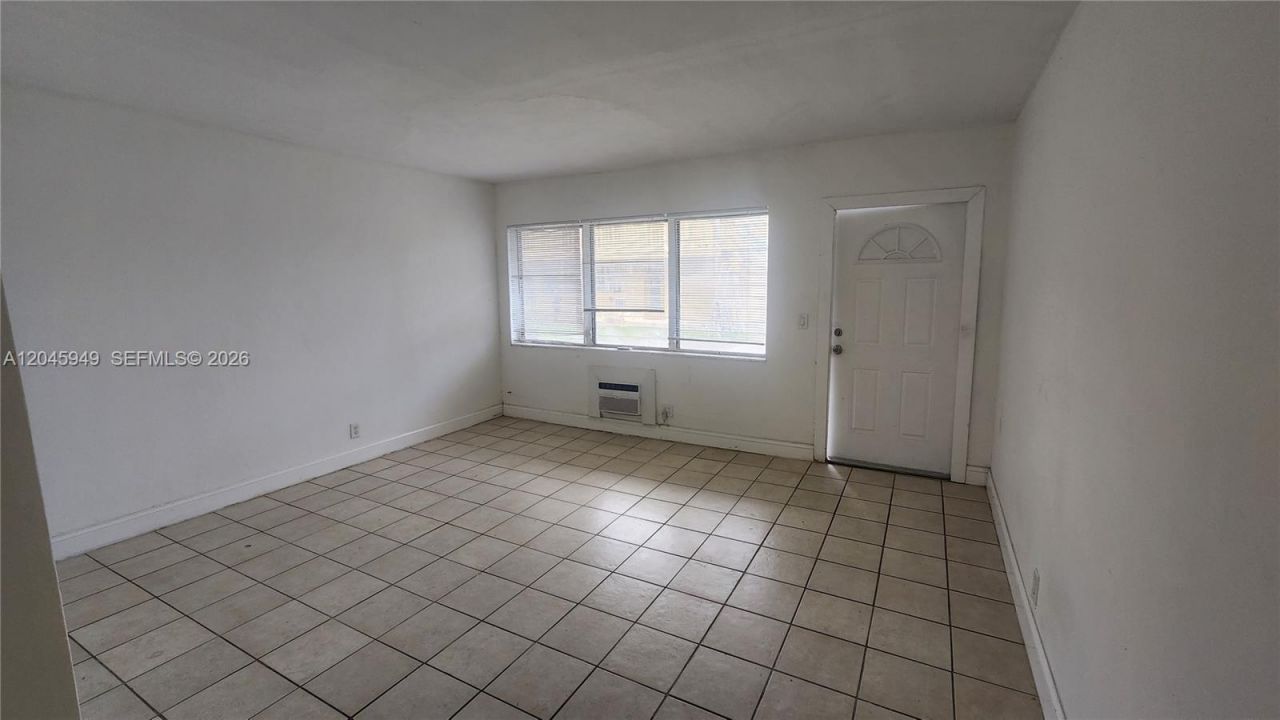 280 SW 11th Ave, Unit 5, Hallandale Beach, FL 33009 Photo