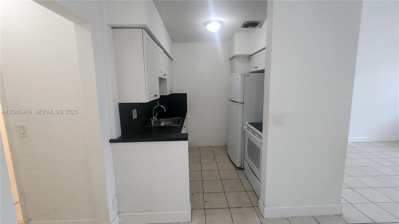 280 SW 11th Ave, Unit 5, Hallandale Beach, FL 33009 Photo