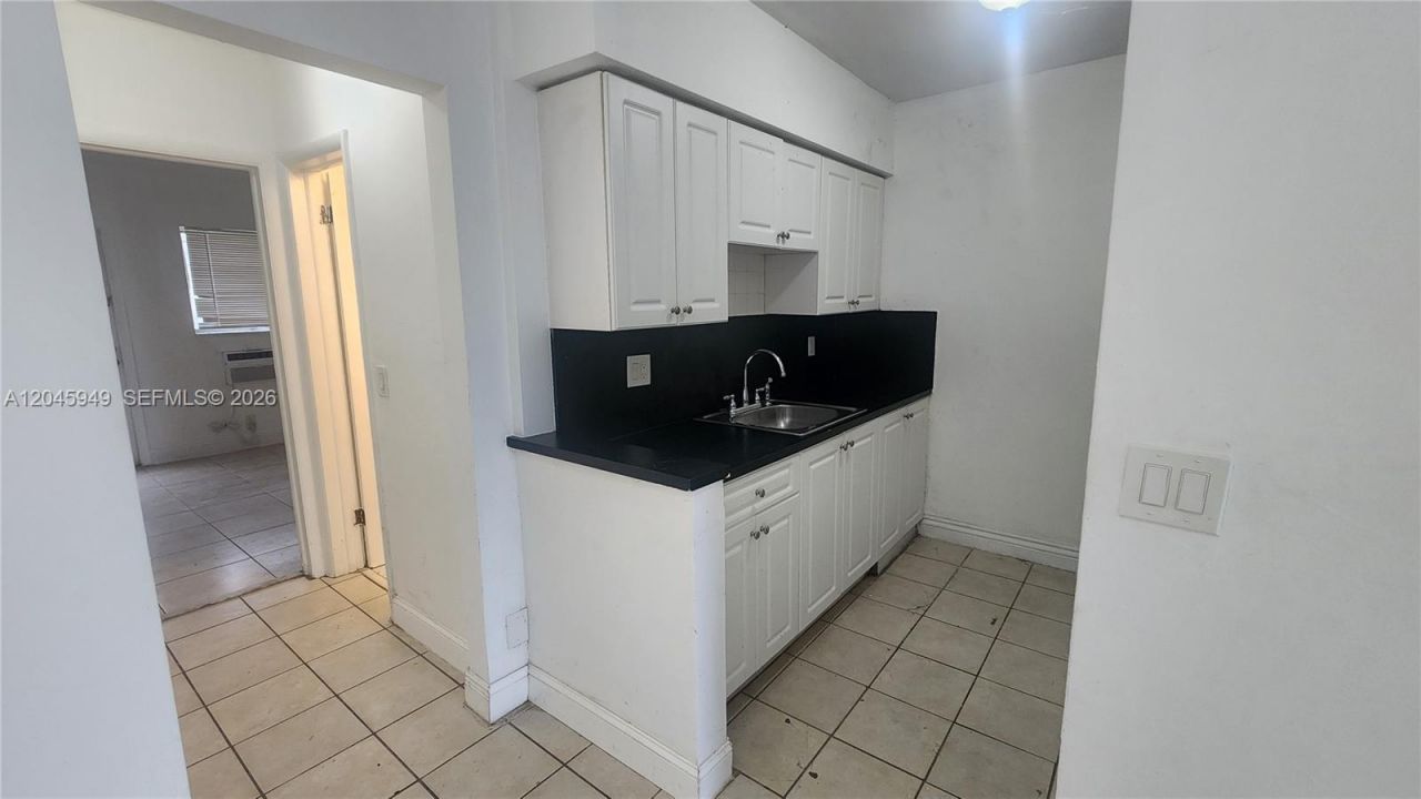 280 SW 11th Ave, Unit 5, Hallandale Beach, FL 33009 Photo