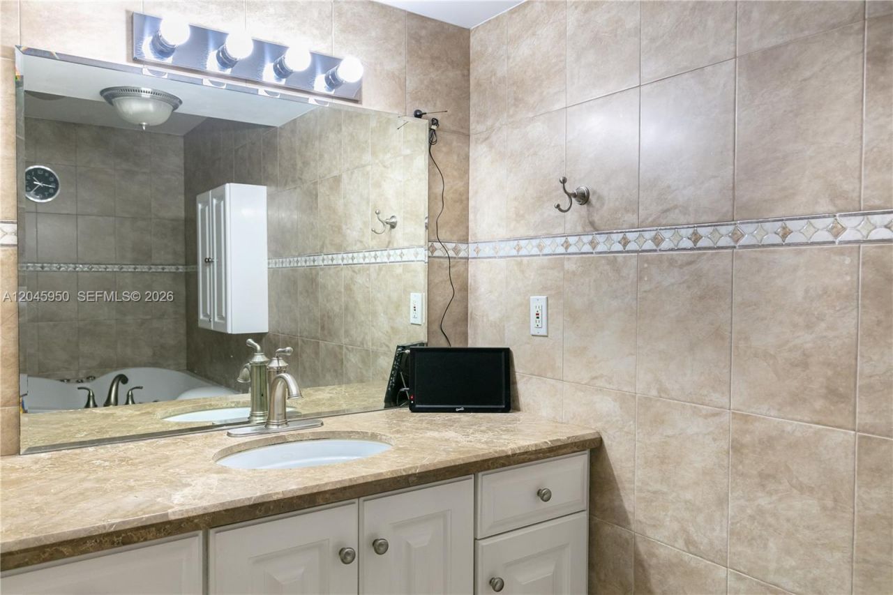 2101 S Ocean Dr , Unit 606, Hollywood, FL 33019 Photo
