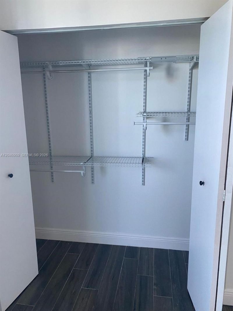 10 SW South River Dr , Unit 1708, Miami, FL 33130 Photo