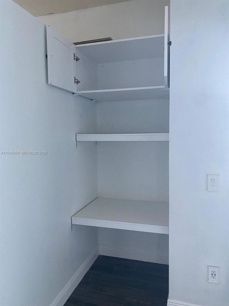 10 SW South River Dr , Unit 1708, Miami, FL 33130 Photo