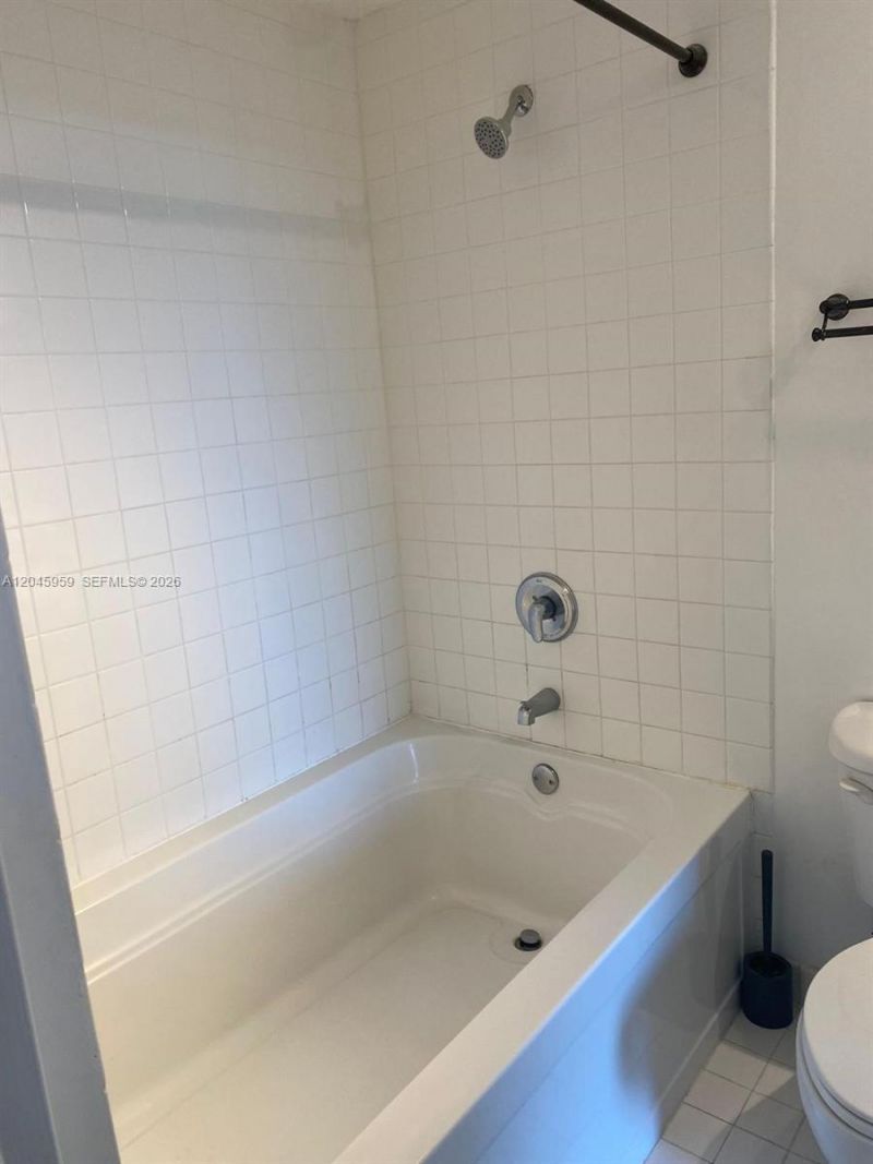 10 SW South River Dr , Unit 1708, Miami, FL 33130 Photo