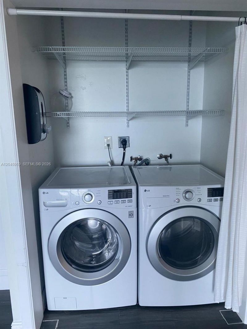 10 SW South River Dr , Unit 1708, Miami, FL 33130 Photo