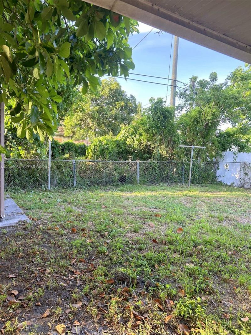 1355 NW 86th St, Miami, FL 33147 Photo