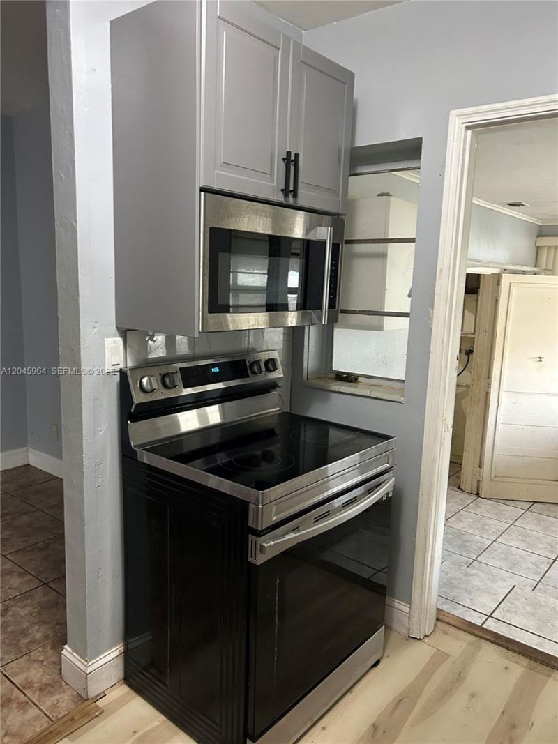 1355 NW 86th St, Miami, FL 33147 Photo