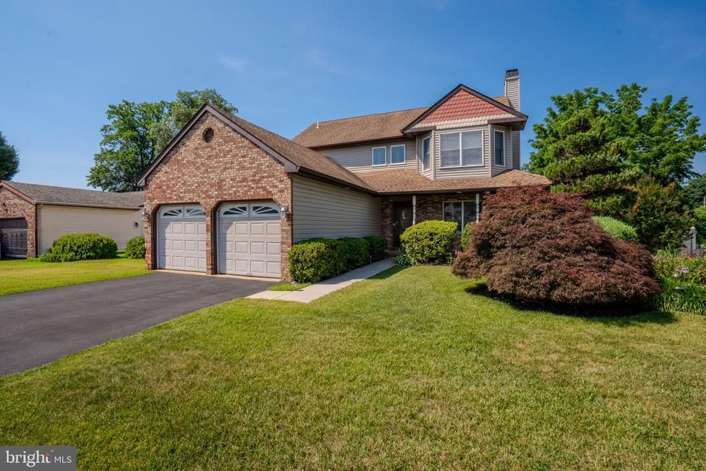 952 DUXBURY DRIVE, LANGHORNE, PA 19047