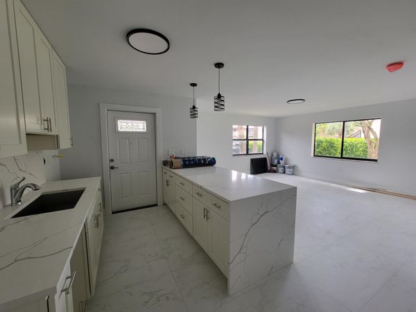 240 SW 7th Street, Unit 9, Boca Raton, FL 33432