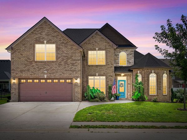 525 Bowden Dr, Clarksville, TN 37043
