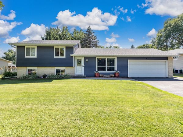 7686 Ivystone Avenue S, Cottage Grove, MN 55016