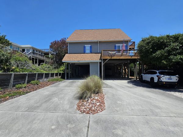 102 W Scotch Bonnet Drive, Emerald Isle, NC 28594