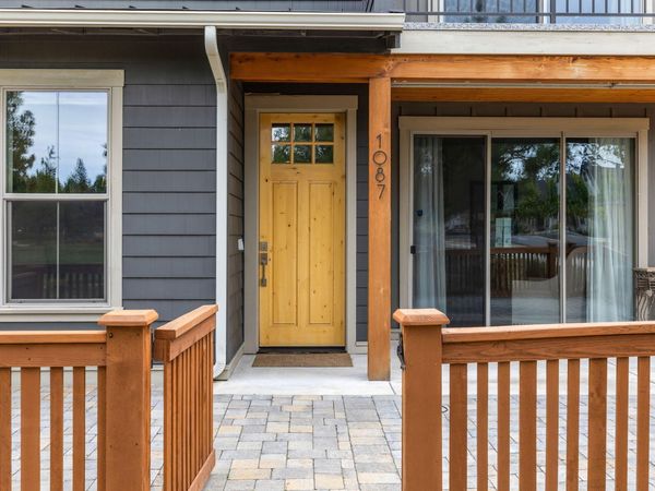 1087 N Lavender Lane, Sisters, OR 97759