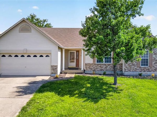 1359 Sunview Drive, O'Fallon, MO 63366