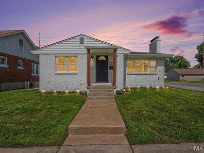 129 N 5th Street Dupo, IL 62239
