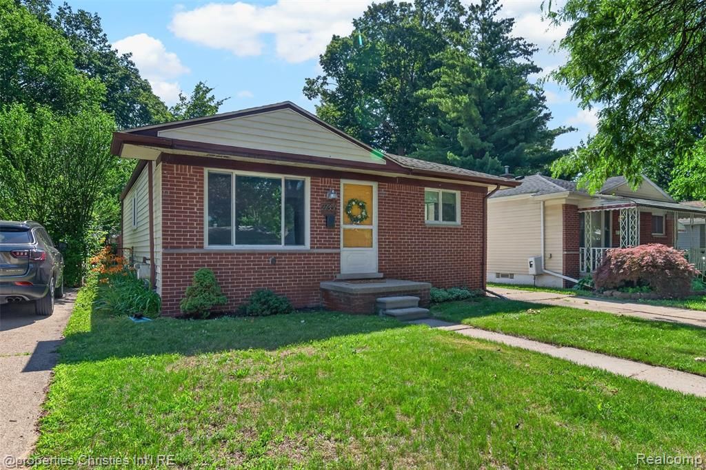 27856 Lenox Avenue, Madison Heights, MI 48071 Main Photo