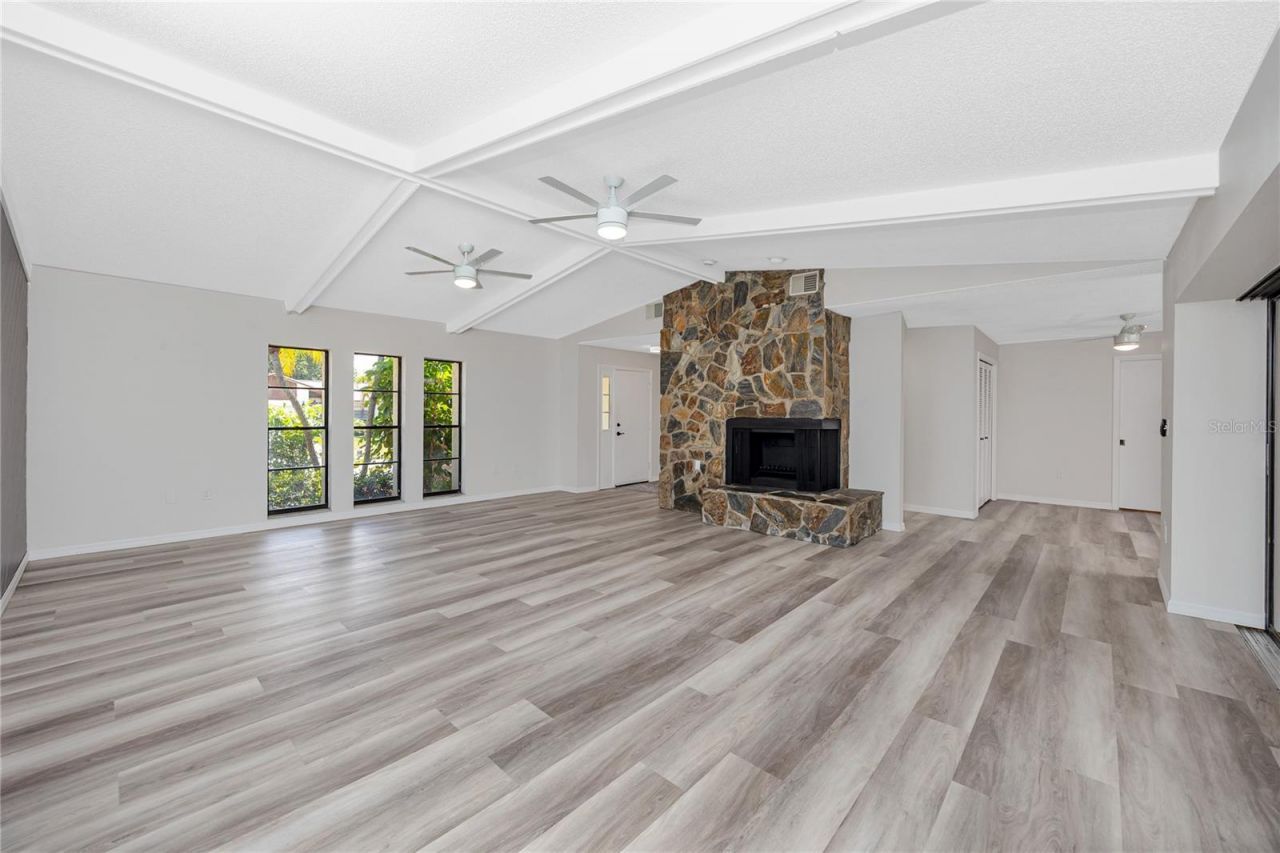 8046 Bayhaven Drive , Seminole, FL 33776 Photo